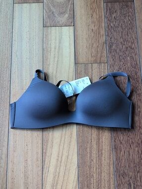 Uniqlo Wireless Bra 3D Hold